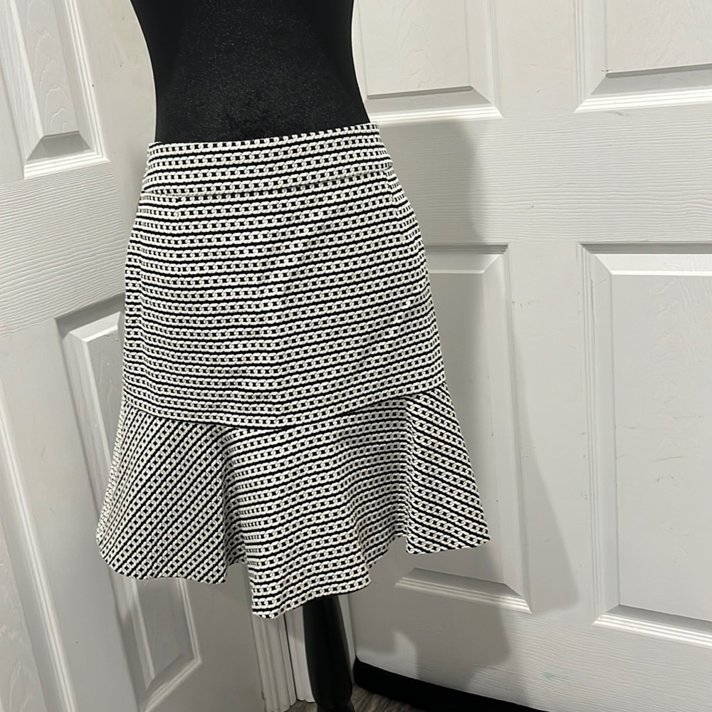 Women’s skirt, Banana Republic brand, size 14.